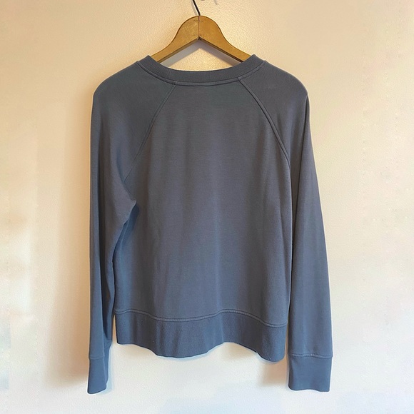 crew neck - Picture 2 of 3